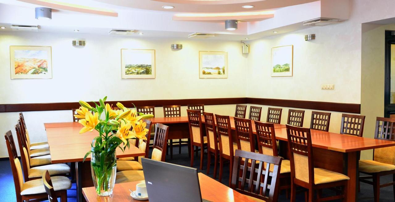 Hotel Panorama Nowy Sacz Ngoại thất bức ảnh