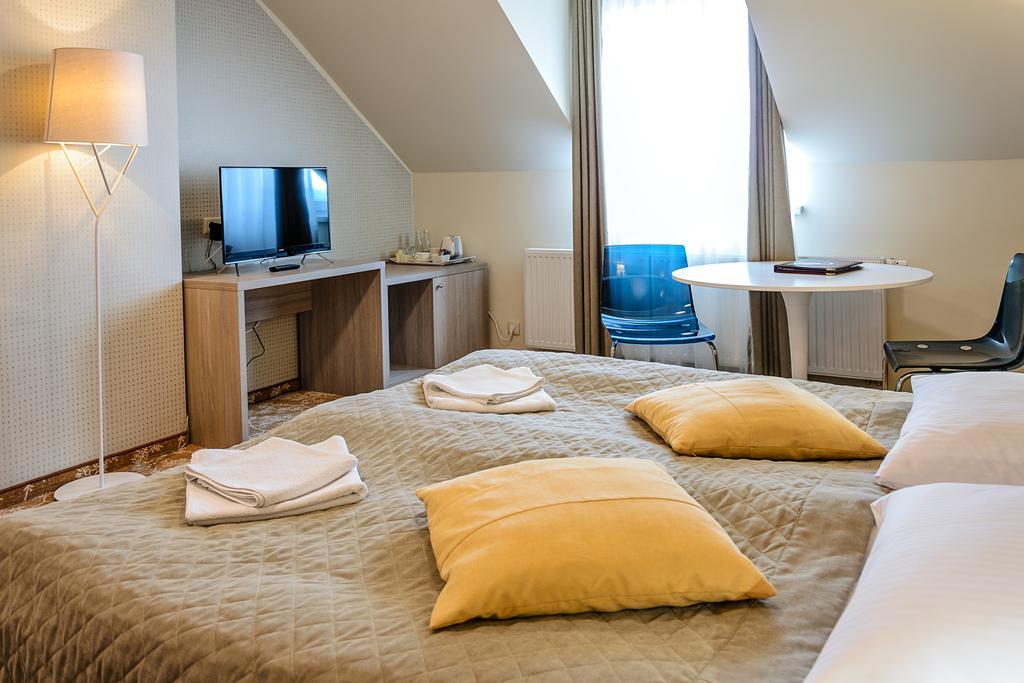 Hotel Panorama Nowy Sacz Ngoại thất bức ảnh
